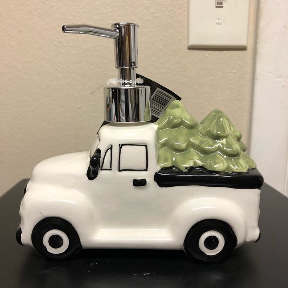 Farm Truck Christmas Tree Soap Pump - Picture 1 of 8